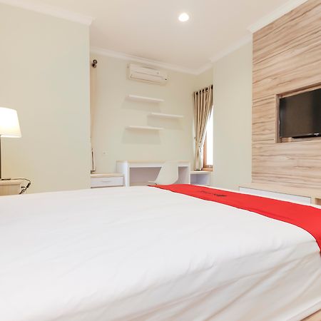 Reddoorz Premium Near Ragunan Zoo 2 Jakarta Exterior photo